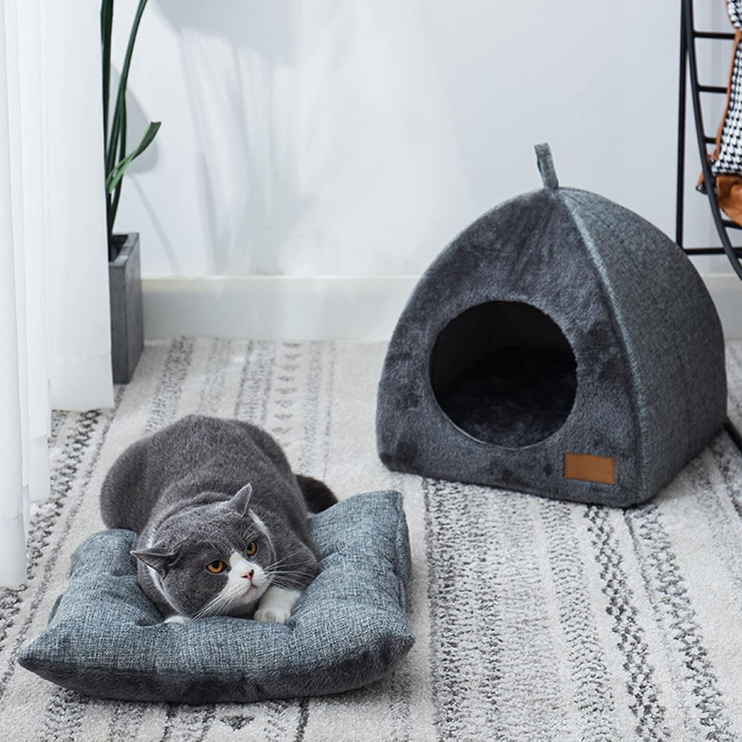Warm Cat Shelter-House for Outdoor Cats in Winter, Soft and Self Warming Kitten beds,Cat Bed for Indoor Cats,Waterproof Outdoor Heated Cat House,Warm and Insulated Cat House